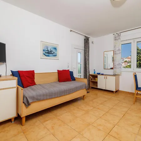 Regan Apartment